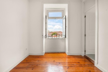 Apartamento T3 à venda na Rua Marquês de Ponte de Lima
