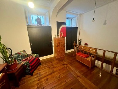 Apartamento T5 à venda na Rua António Pedro, 119
