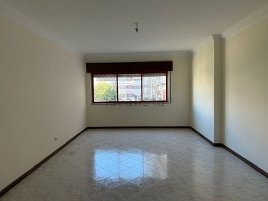 Apartamento T2 à venda na Rua Cidade de Faro