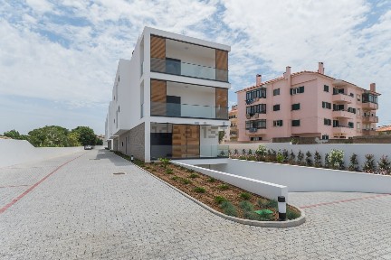 Apartamento T4 à venda na Rua de Cascais, 628