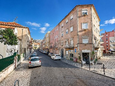 Apartamento T2 à venda na Rua Dom João de Castro