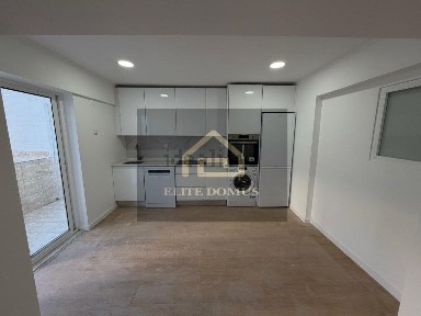 Apartamento T1 à venda na Rua José Gomes Ferreira, 16
