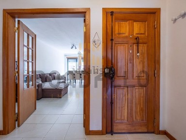 Apartamento T3 à venda na Rua Doutor Mouga Rodrigues