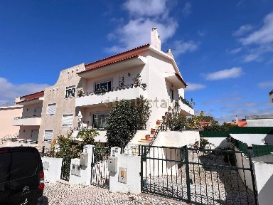 Apartamento T4 à venda na Rua Doutor Mário de Castro, 40