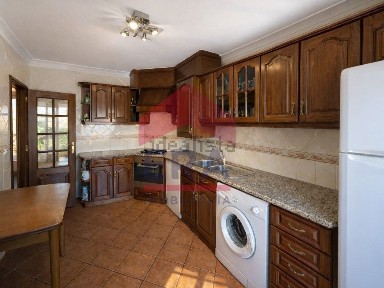 Apartamento T3 à venda na Rua da Quintinha