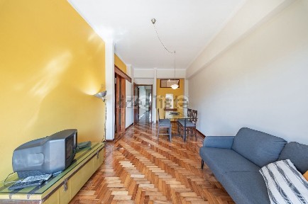 Arrendamento de apartamento T2 na Rua de Miguel Bombarda, 582