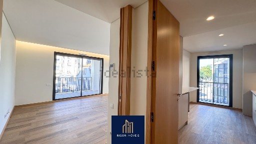 Arrendamento de apartamento T2 na Rua Elias Garcia