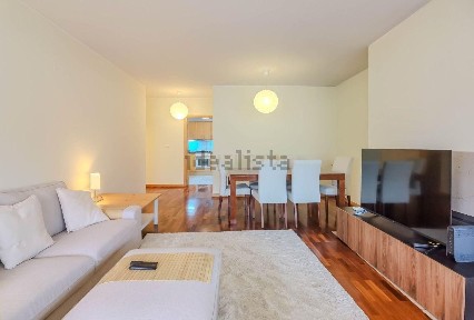 Arrendamento de apartamento T2 na Rua João Rosa, 154 b