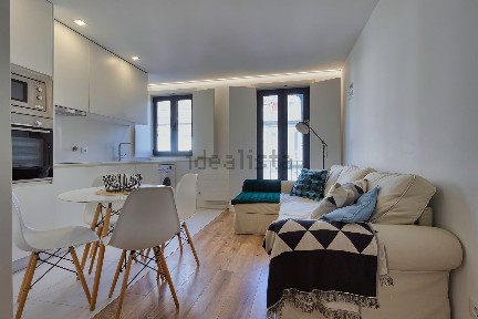 Arrendamento de apartamento T1 na Rua do Paraíso, 111