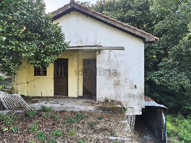 Moradia independente à venda na Rua de Cimo de Aldeia