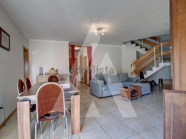 Duplex à venda em Silveiro