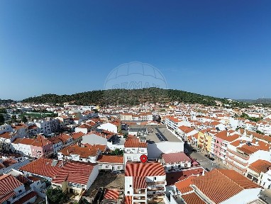Apartamento T3 à venda na Rua Heróis de Mucaba