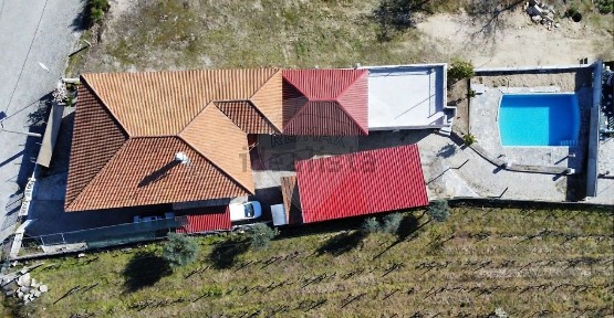 Armazém à venda em Esmolfe