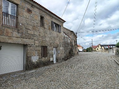 Moradia independente à venda em Vila Cova à Coelheira