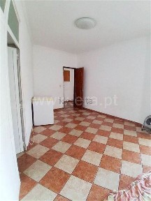 Apartamento T1 à venda na Rua de Bafatá