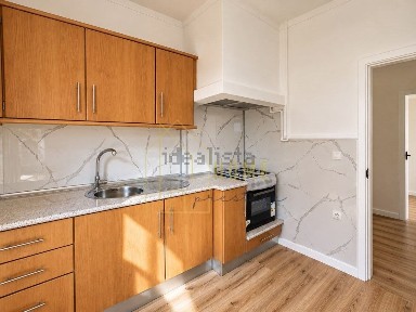 Apartamento T2 à venda na Rua São Tomé e Príncipe, 80