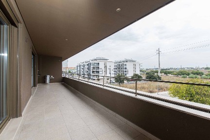 Apartamento T3 à venda na Rua Virgínia Rau, 8