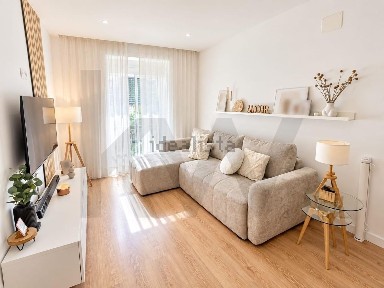 Apartamento T2 à venda na Rua Cândido dos Reis s/n