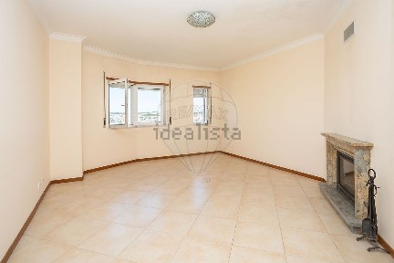 Apartamento T3 à venda na Avenida Vieira da Silva