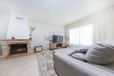 Apartamento T2 à venda na Rua Aquilino Ribeiro