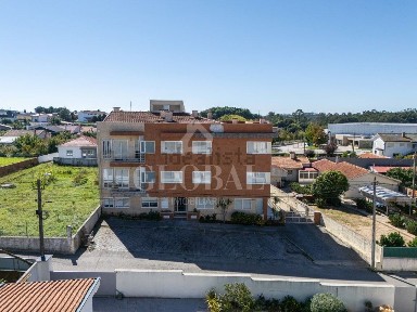 Apartamento T2 à venda em Paços de Brandão