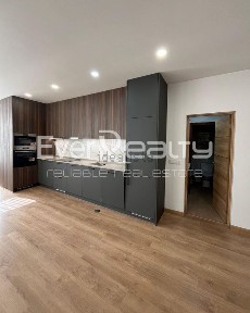 Apartamento T3 à venda na Rua da Patela