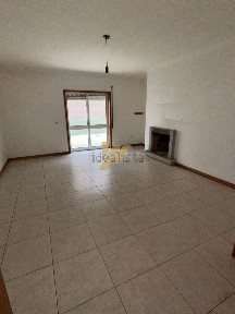 Apartamento T3 à venda no Centro de Oliveira de Azeméis