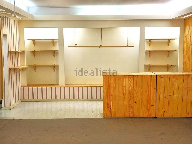 Arrendamento de espaço comercial na Avenida Central, 33