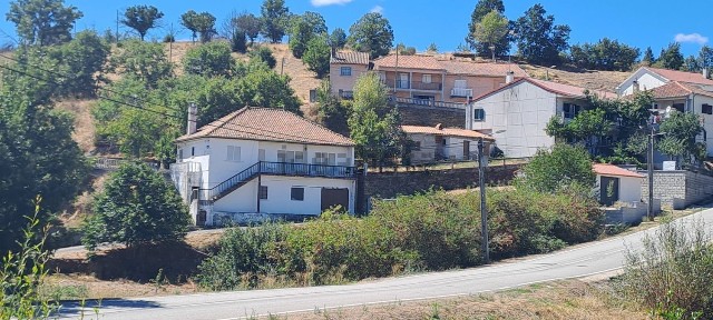 Moradia independente à venda em São Martinho de Angueira