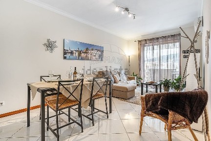 Apartamento T2 à venda na Rua Afonso Palmeira, 67
