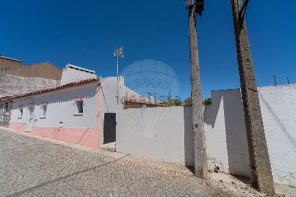 Moradia independente à venda em Monte do Trigo