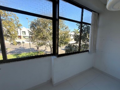 Apartamento T3 à venda na Rua Doutor Vasco Valente, 38
