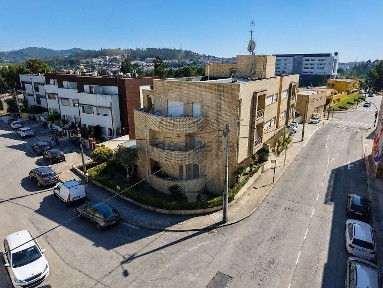 Apartamento T3 à venda na Rua Caulino