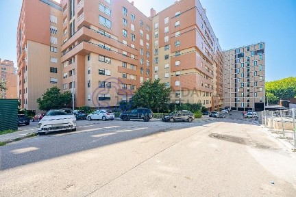 Apartamento T3 à venda na Alameda Jardins da Arrábida s/n
