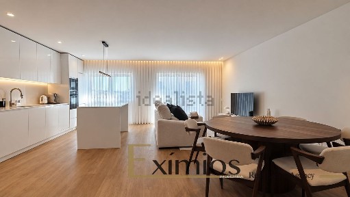 Apartamento T2 à venda na Caxinas