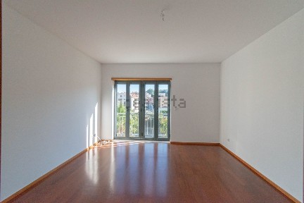 Apartamento T1 à venda na Rua Sophia Mello Breyner