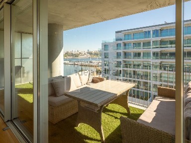 Apartamento T3 à venda na Avenida Afonso de Albuquerque, 240