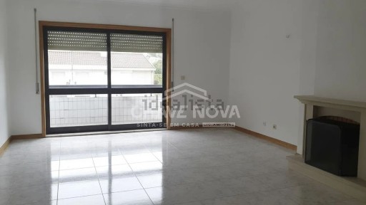 Apartamento T3 à venda na Rua Nova do Cruzeiro s/n