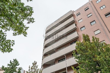 Apartamento T2 à venda na Avenida Professor Doutor Anibal Cavaco Silva