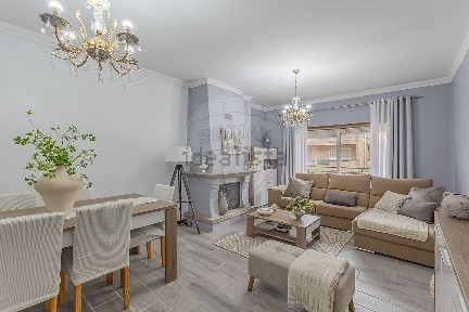 Apartamento T2 à venda na Rua do Eirado