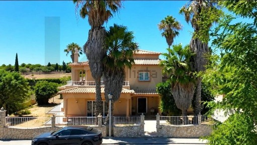 Casa ou moradia à venda na Rua de Vilamar