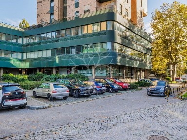Arrendamento de escritório na Rua de Mota Pinto