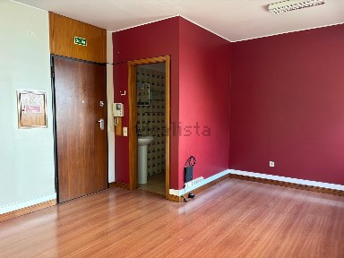 Arrendamento de escritório privado na Rua Visconde das Devesas