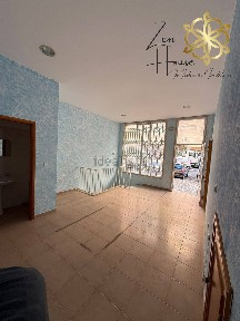 Espaço comercial com rentabilidade à venda na Avenida de Fitares