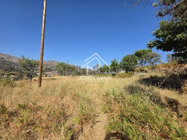 Moradia independente à venda em São Vicente da Beira