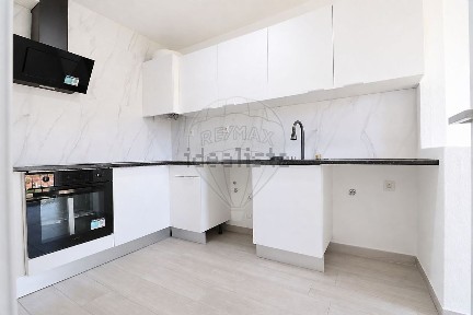 Apartamento T2 à venda na Rua da Indústria