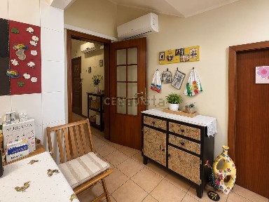 Apartamento T2 à venda na Praça Rainha Dona Leonor, 2