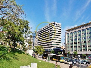 Arrendamento de escritório privado na Praça do Marquês de Pombal