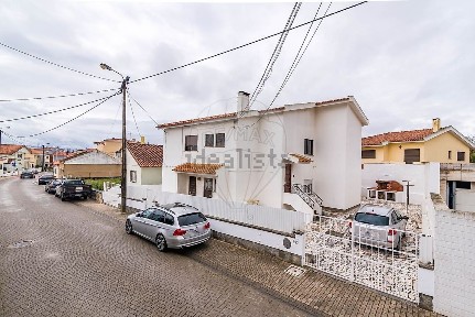 Arrendamento de apartamento T2 na Rua dos Canteiros