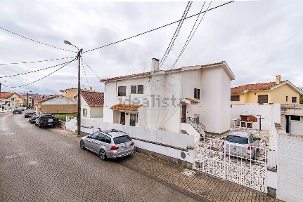 Arrendamento de apartamento T2 na Rua dos Canteiros